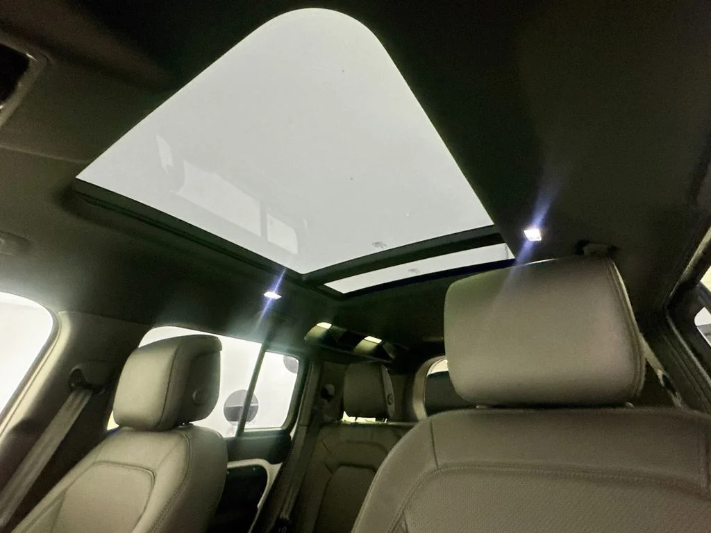 New 2026 Fuji White Land Rover X-Dynamic SE image 20