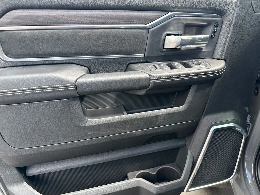 New 2026 Ceramic Gray Clear-Coat Exterior Paint RAM LARAMIE image 15