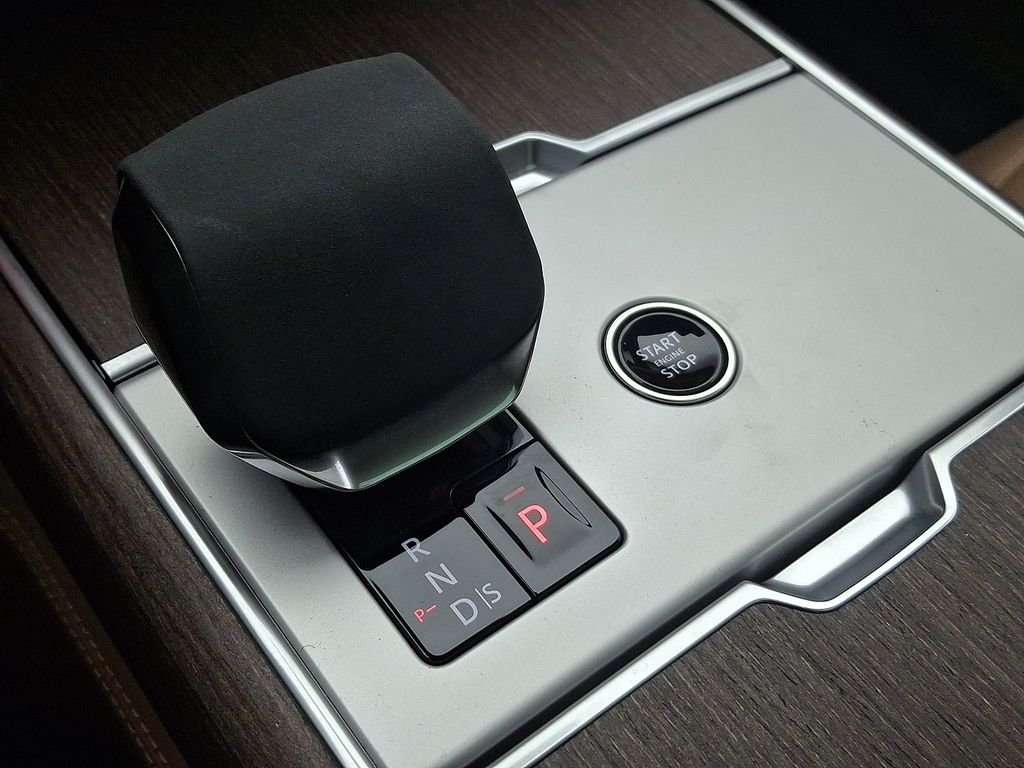 Certified Used 2024 Fuji White Land Rover SE image 16
