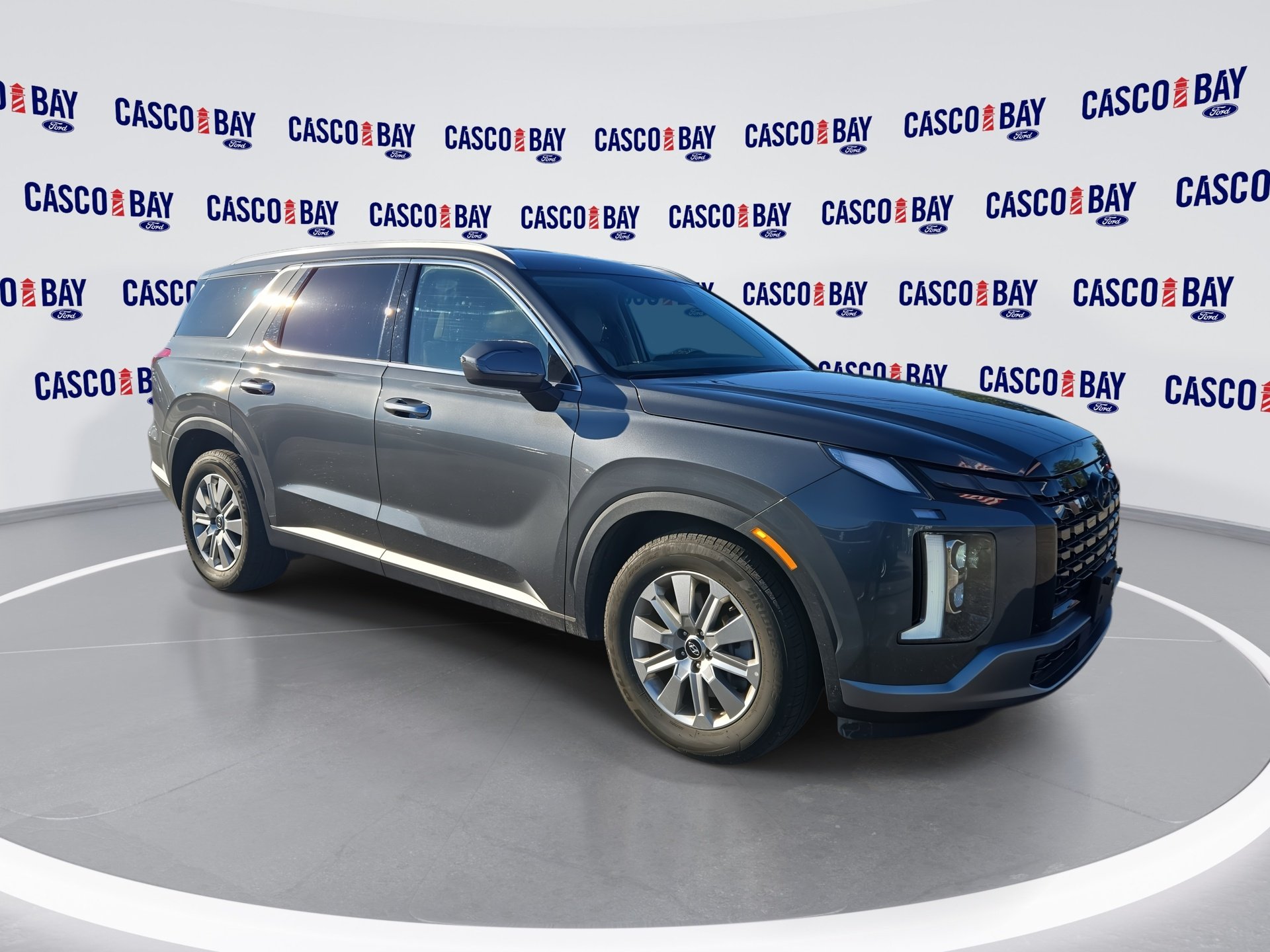 Used 2025 Gray Hyundai SEL image 1