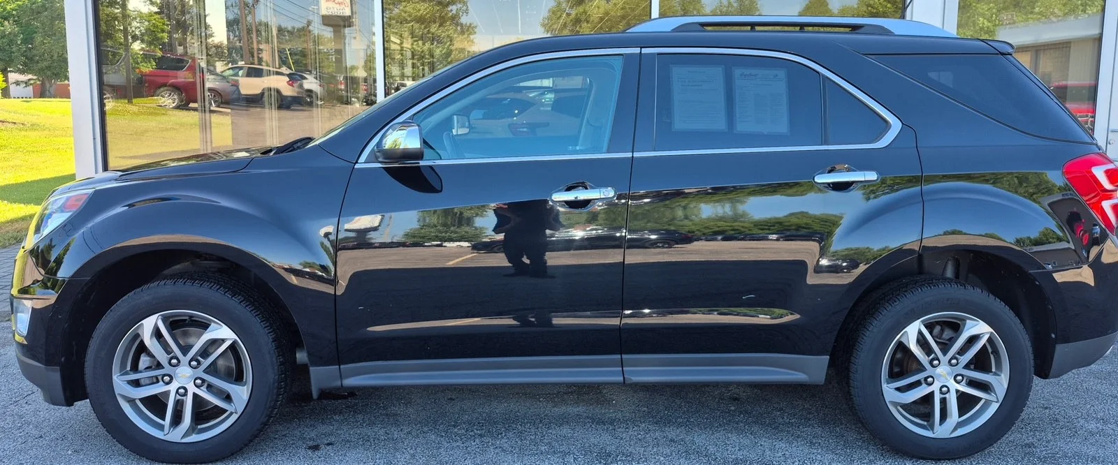 Used 2017 MOSAIC BLACK Chevrolet Premier image 10