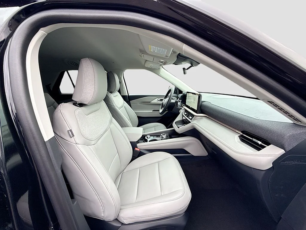 New 2026 Agate Black Metallic Ford Active image 23
