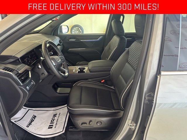 2026 GMC Acadia Denali - Photo 3