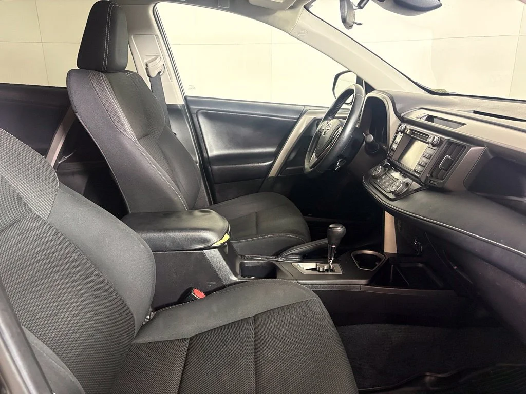 Used 2018 Black Toyota XLE image 14