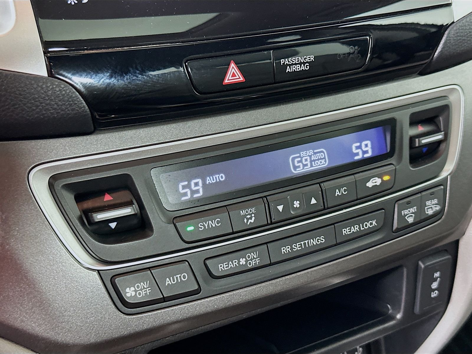 Used 2017 Lunar Silver Metallic Honda EX-L image 15