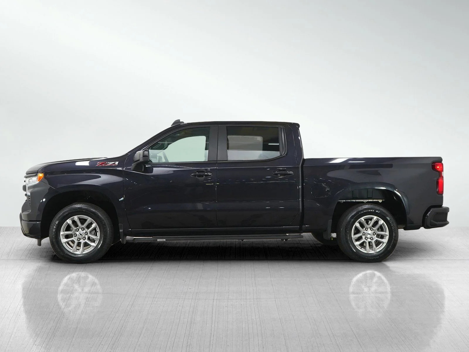 Used 2024 Chevrolet Silverado 1500 RST with VIN 2GCUDEED7R1210126 for sale in Burnsville, Minnesota