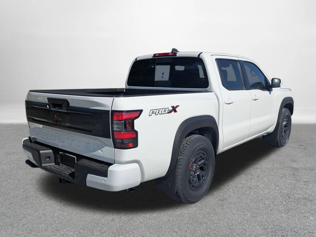 New 2026 White Nissan PRO-X image 3