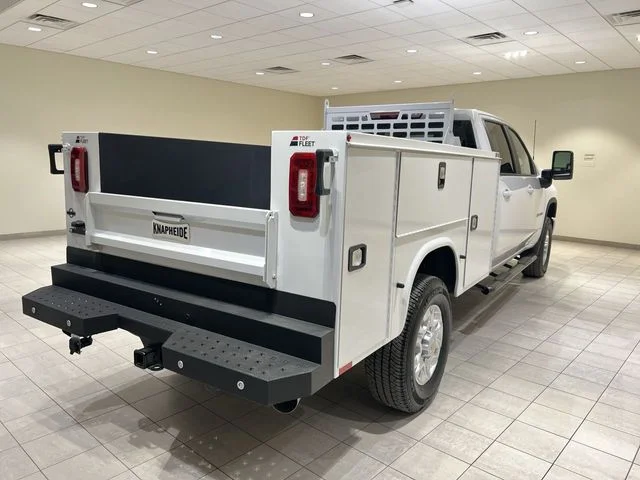 Used 2025 Summit White Chevrolet LT image 5