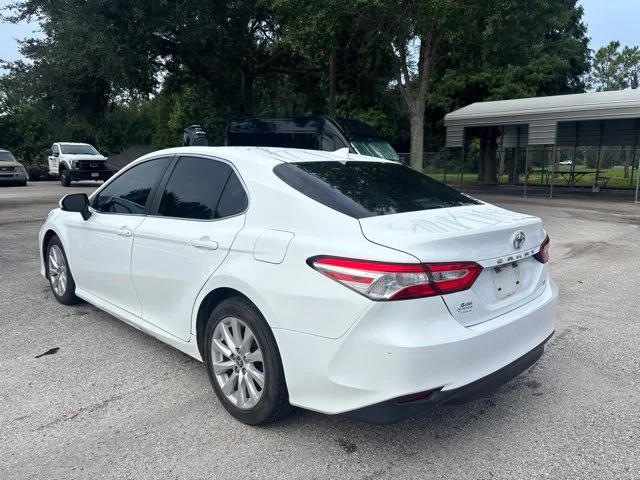 Used 2020 White Toyota LE image 7