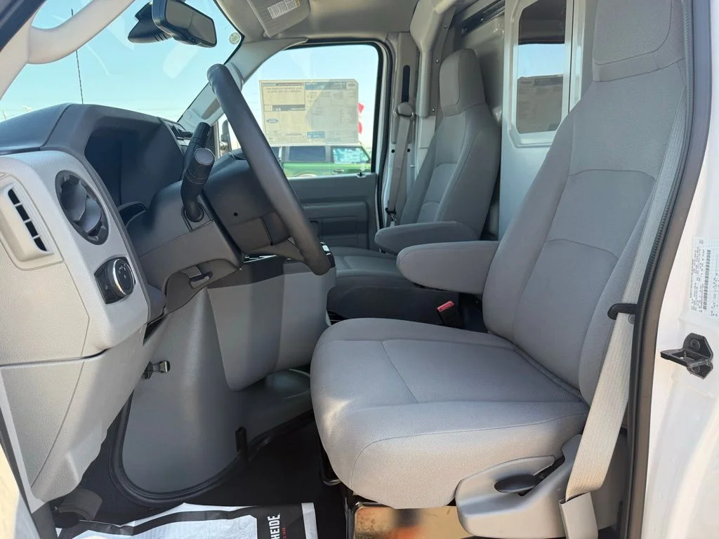 New 2026 Oxford White Ford E-350 SRW image 7