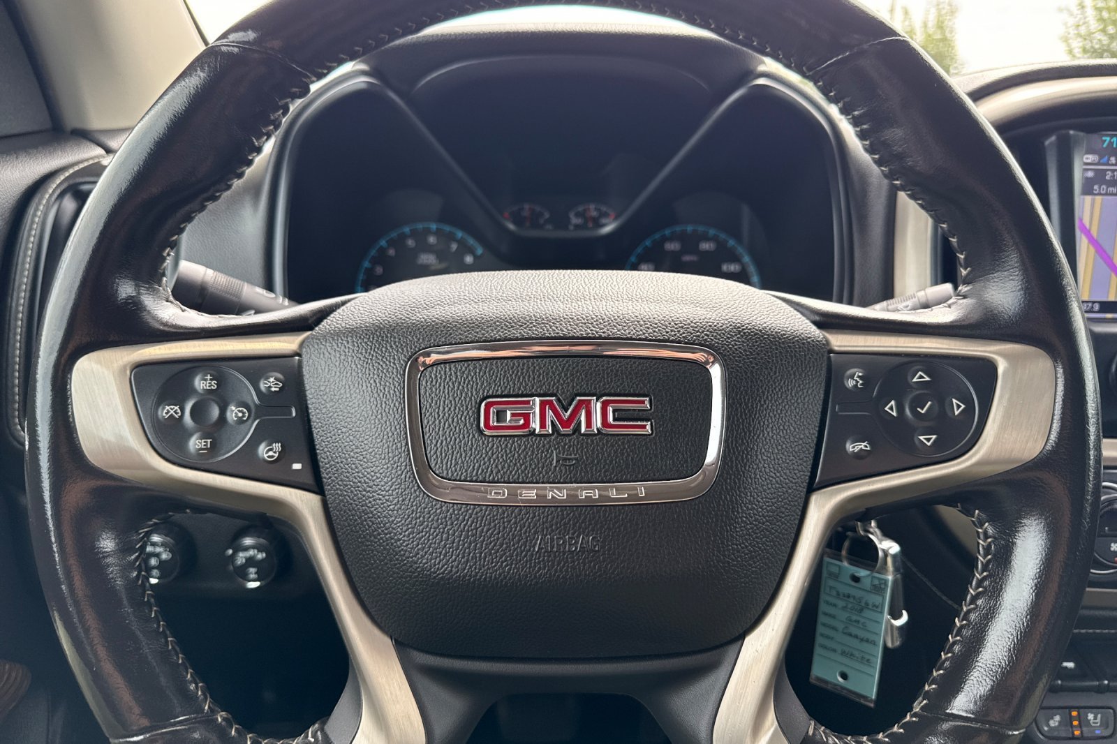 Used 2018 White GMC Denali image 23