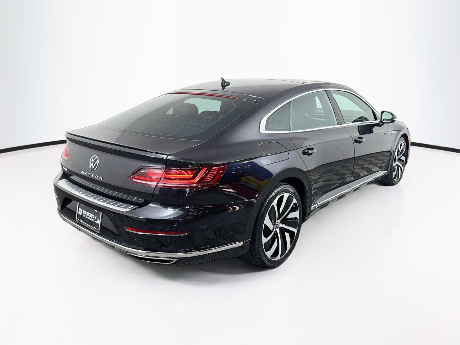 Used 2021 Black Volkswagen 2.0T SEL R-Line image 7