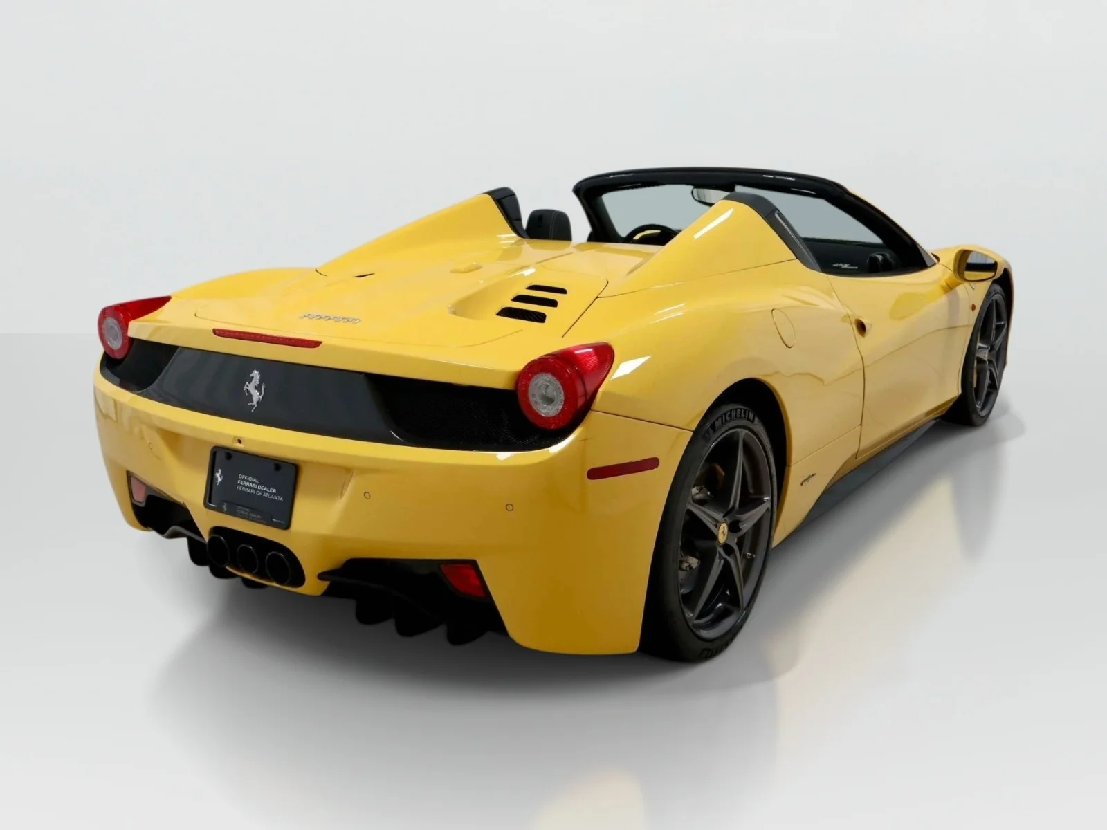 Used 2013 Giallo Modena Ferrari 2dr Conv image 5