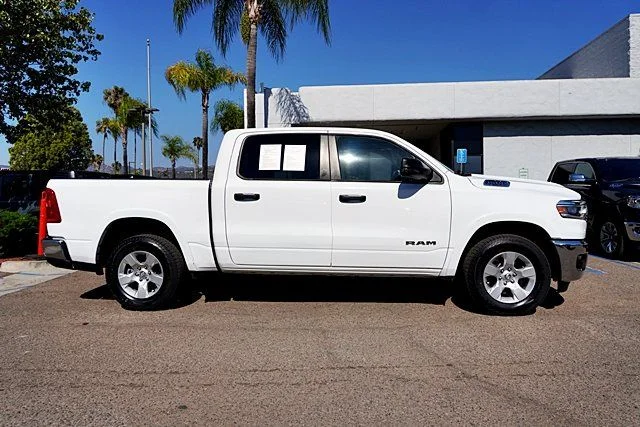 Used 2025 White Ram Big Horn/Lone Star image 7