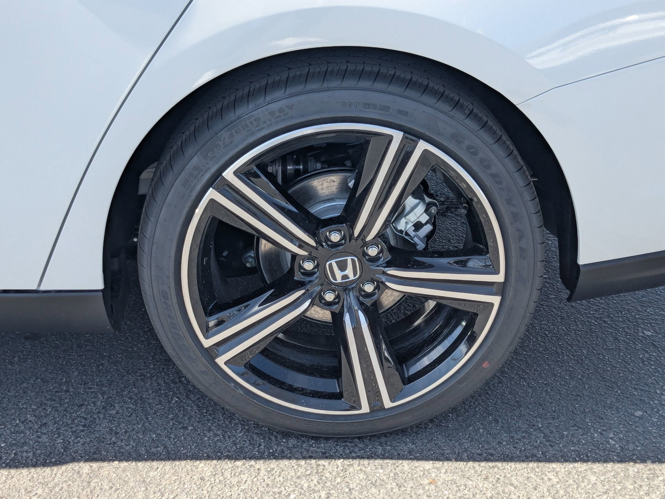 New 2026 Platinum White Pearl Honda SE image 10