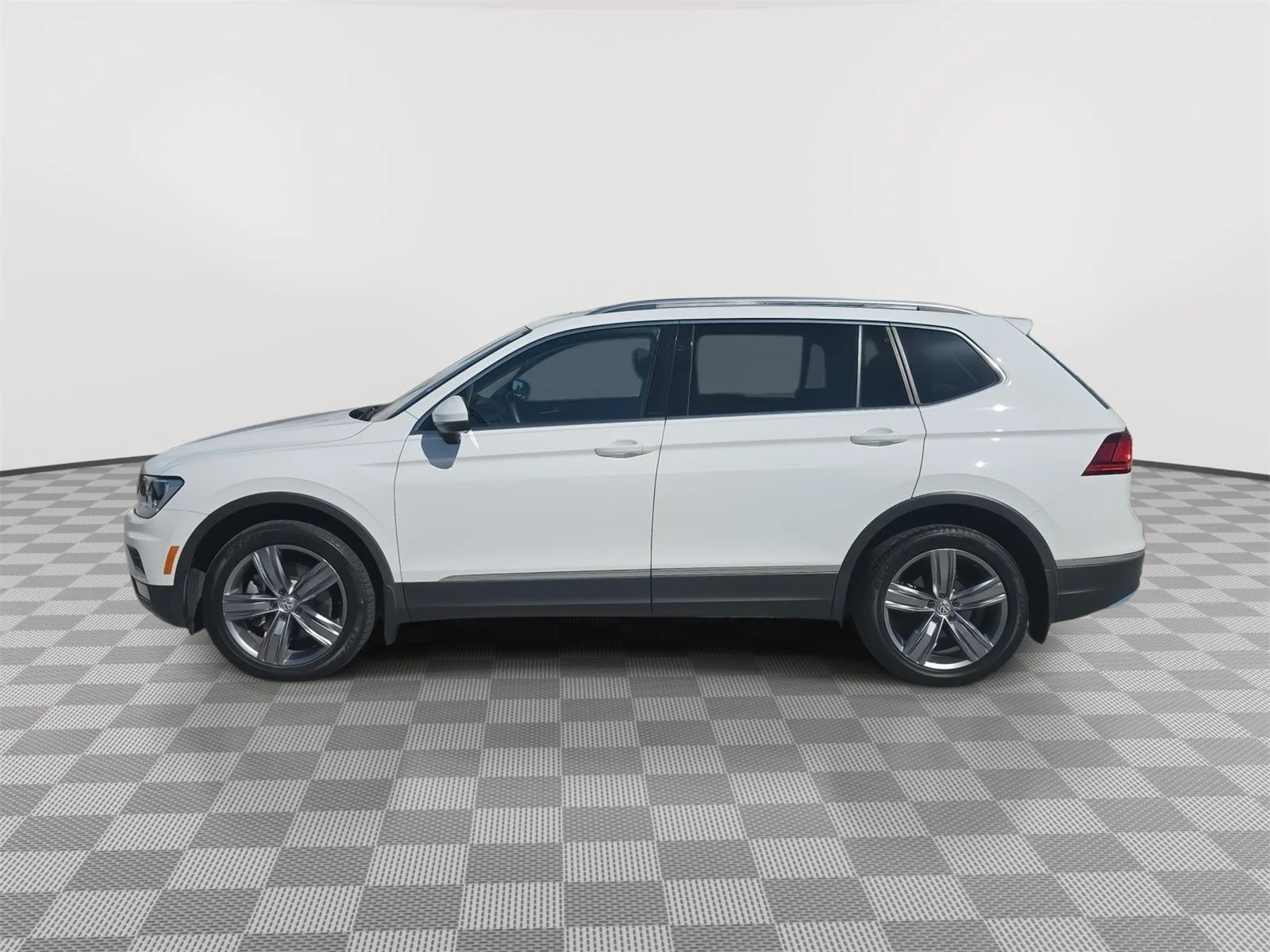Used 2021  Volkswagen SEL image 5