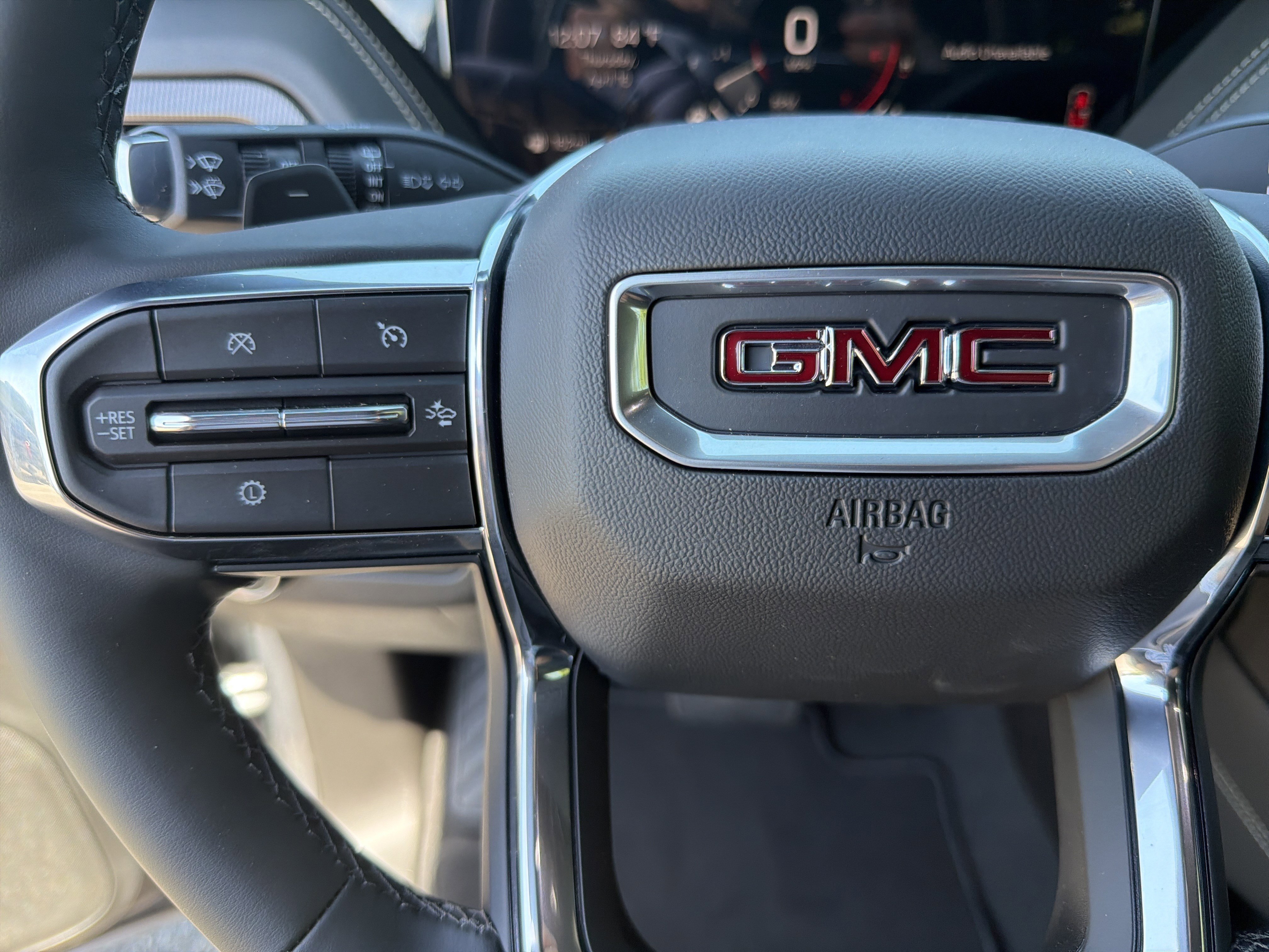 New 2026 Sterling Metallic GMC Elevation image 34