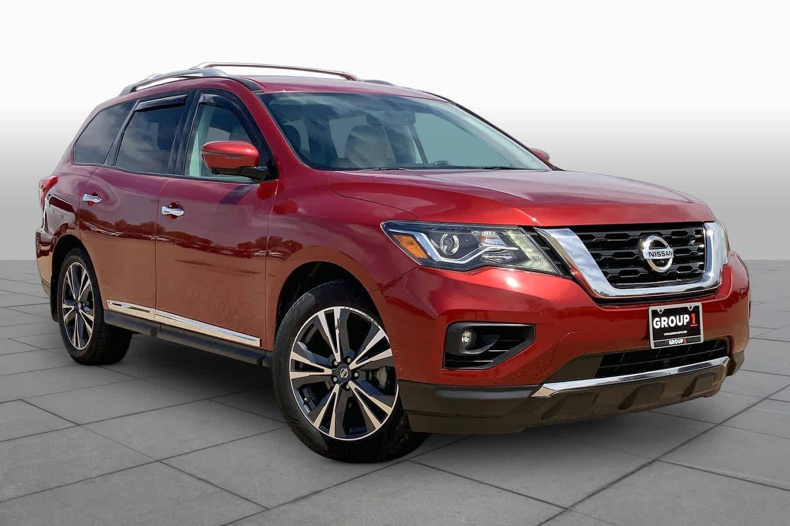 Used 2017 Cayenne Red Metallic Nissan Platinum image 3