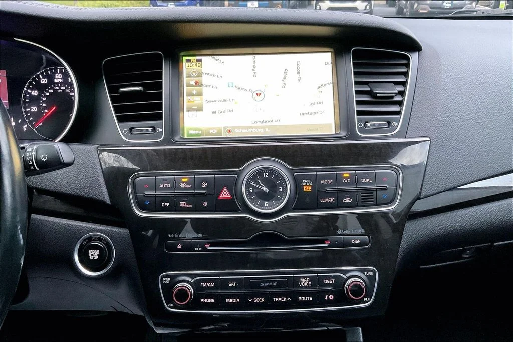 Used 2016 White Kia Premium image 6