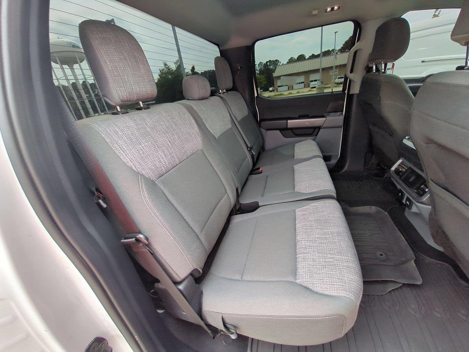 Used 2023 Oxford White Ford XL image 35