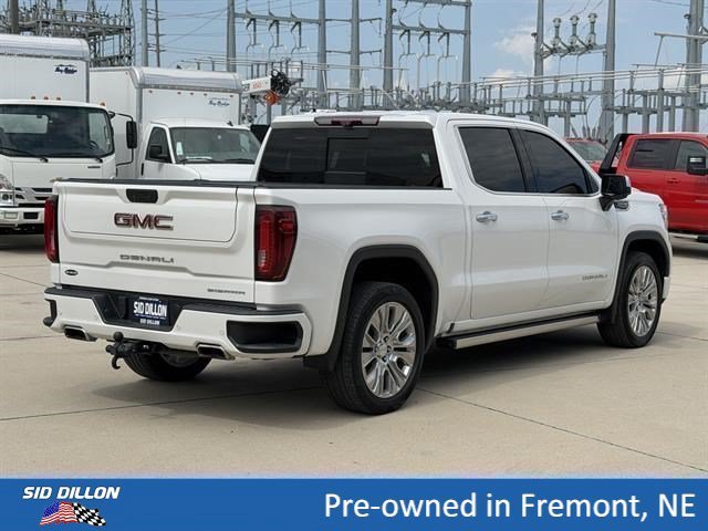 Used 2021 White Frost Tricoat GMC Denali image 4