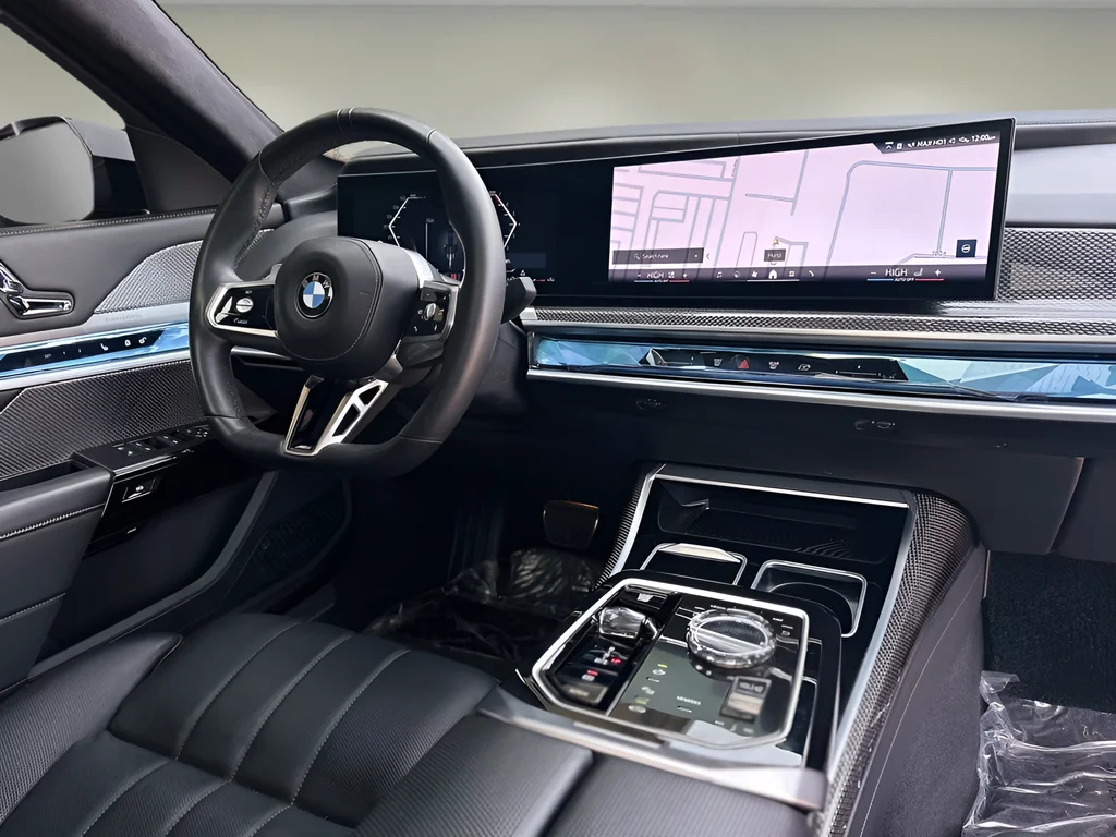2025 BMW 7 Series 760i - Photo 10