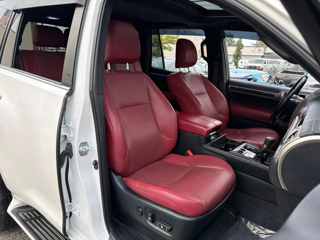 Used 2021 White Lexus 460 image 17
