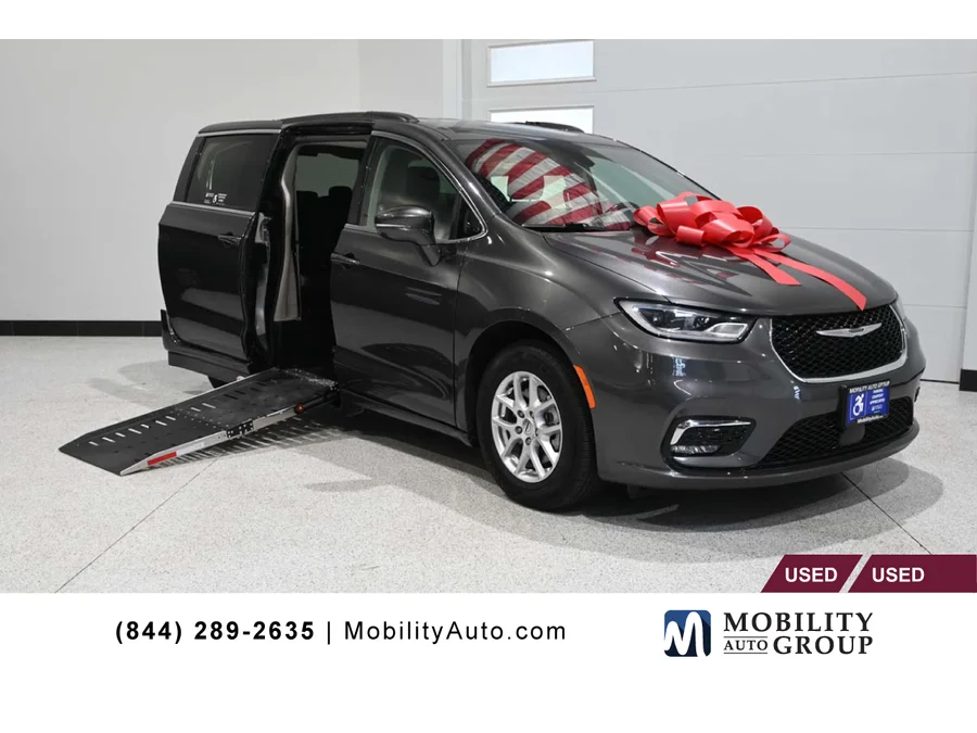 Used 2022 GRAY Chrysler Touring L Mobility Handicap Van image 1