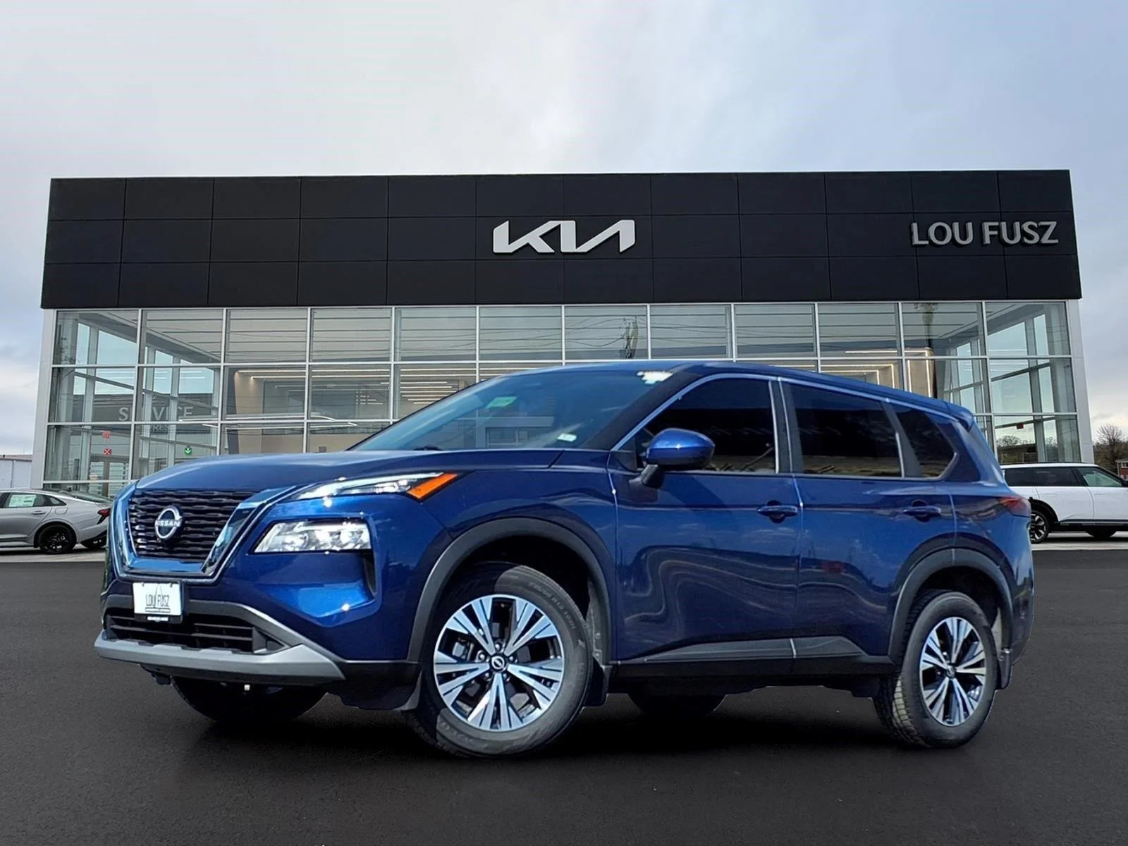 Used 2023 Caspian Blue Metallic Nissan SV image 1
