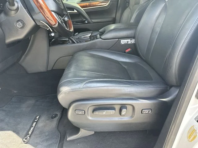 Used 2021 White Lexus 570 image 13