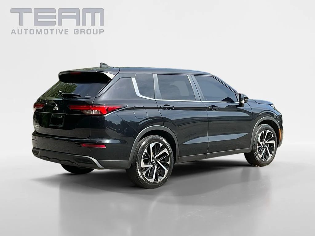 Used 2022 Black Mitsubishi ES image 7