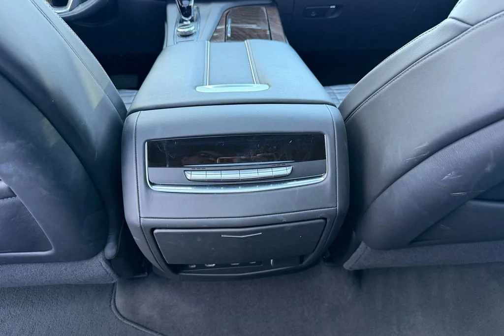 Used 2024 Argent Silver Metallic Cadillac Sport Platinum image 27