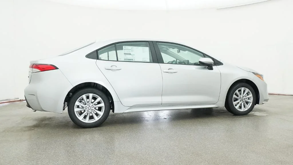 New 2026 Classic Silver Metallic Toyota LE image 20