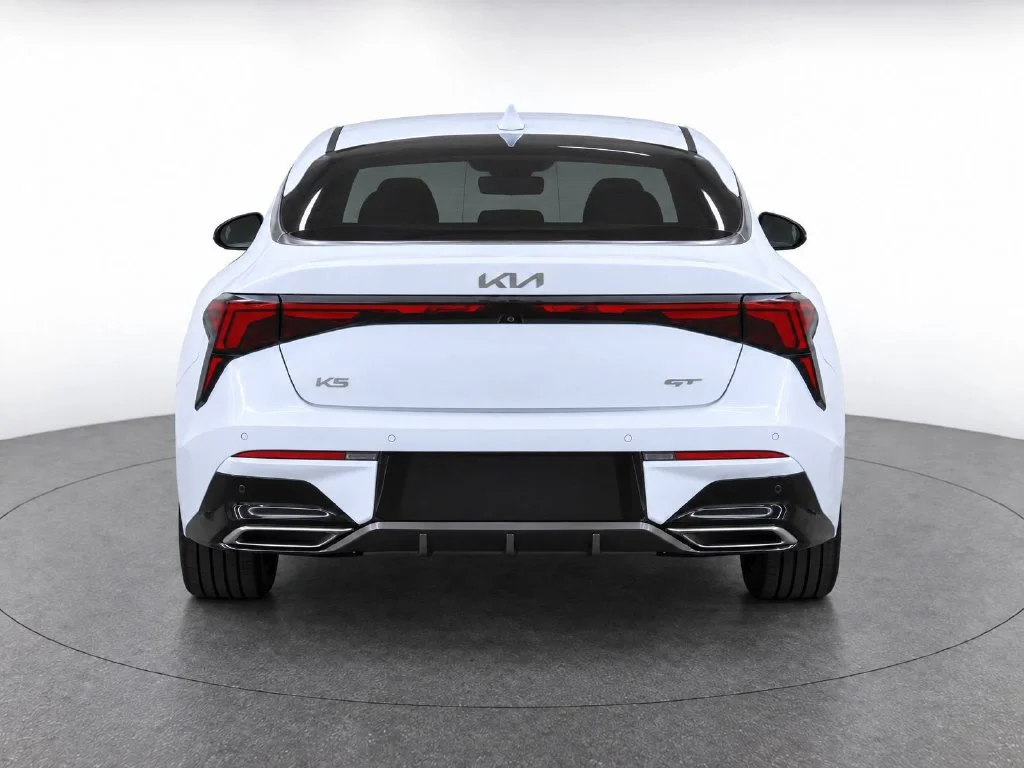 Used 2025 White Kia GT-Line image 6