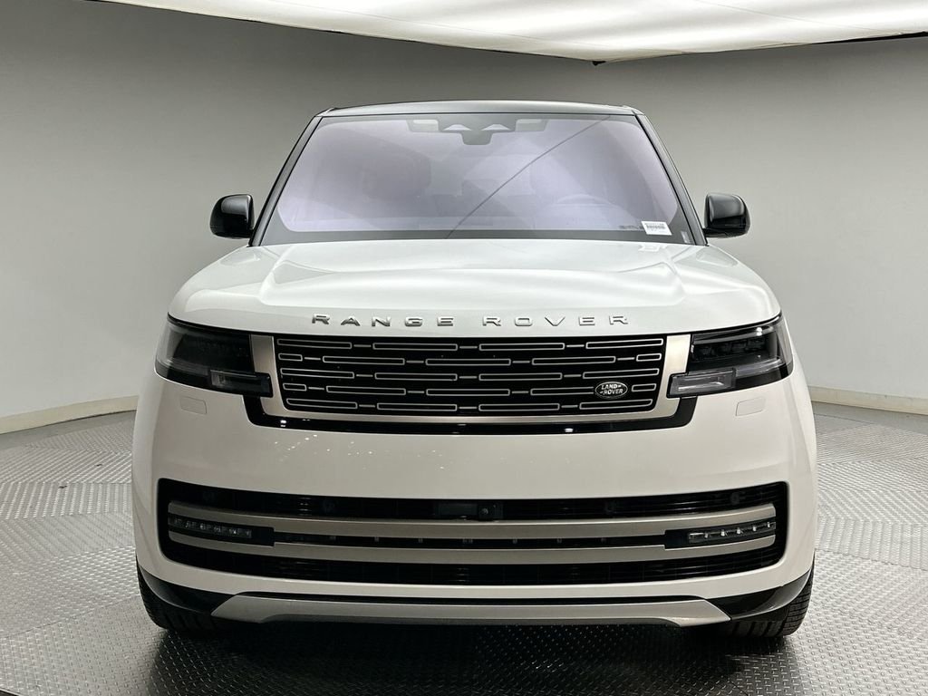 Certified Used 2023 Fuji White Land Rover SE image 16