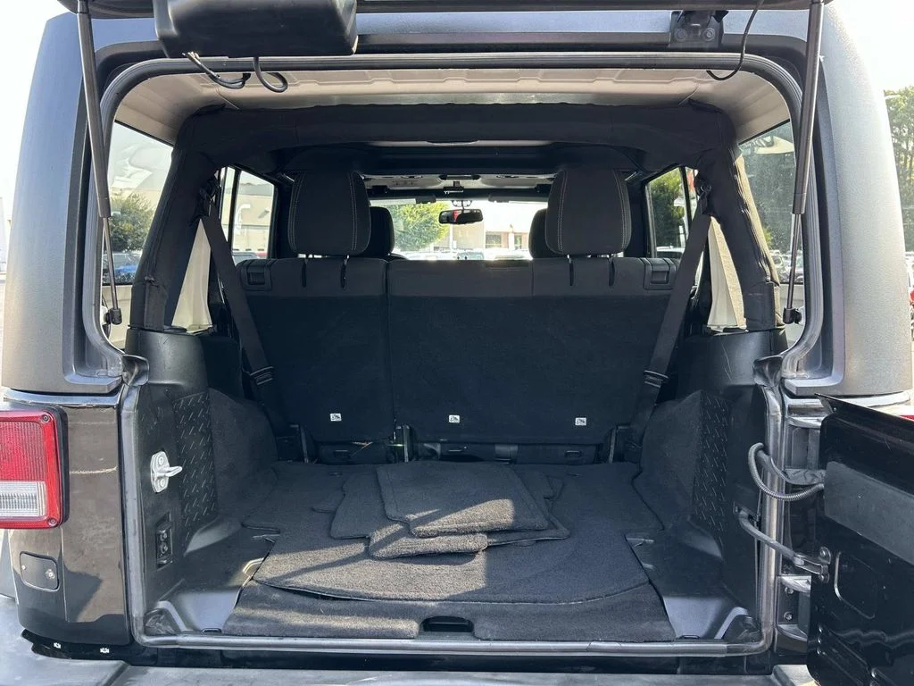 Used 2018 Black Jeep Unlimited Rubicon image 11