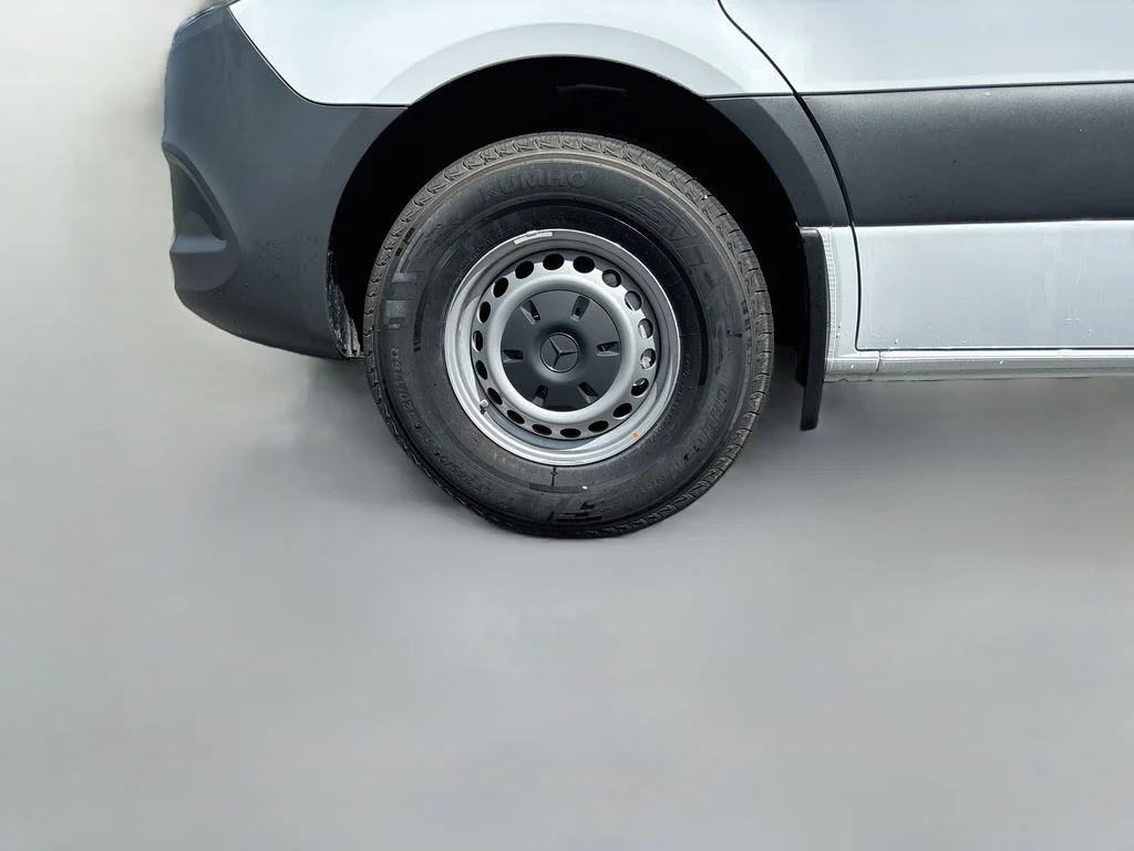 New 2025  Mercedes-Benz Cargo 144 WB image 17