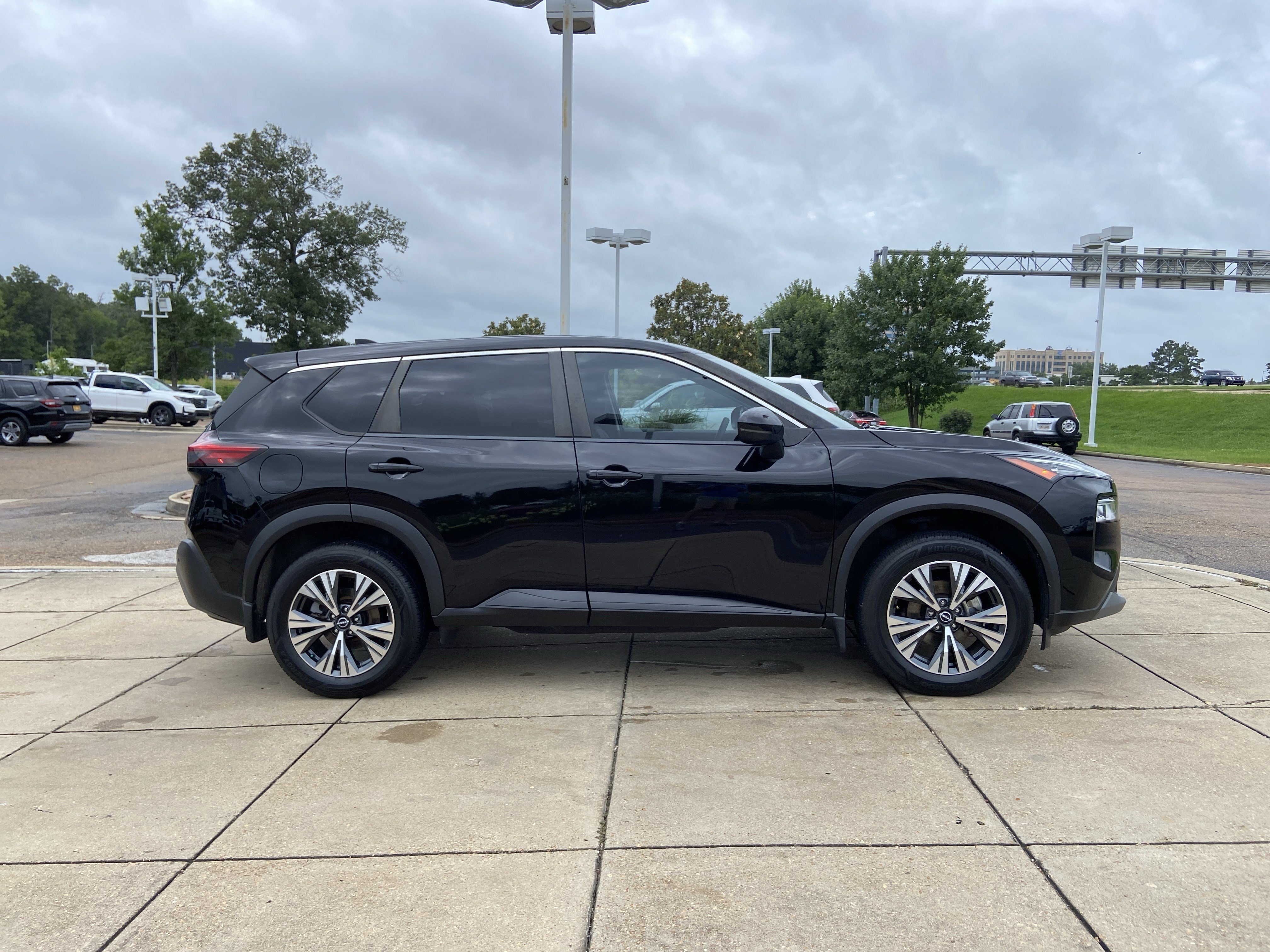 Used 2023 Super Black Nissan SV image 13