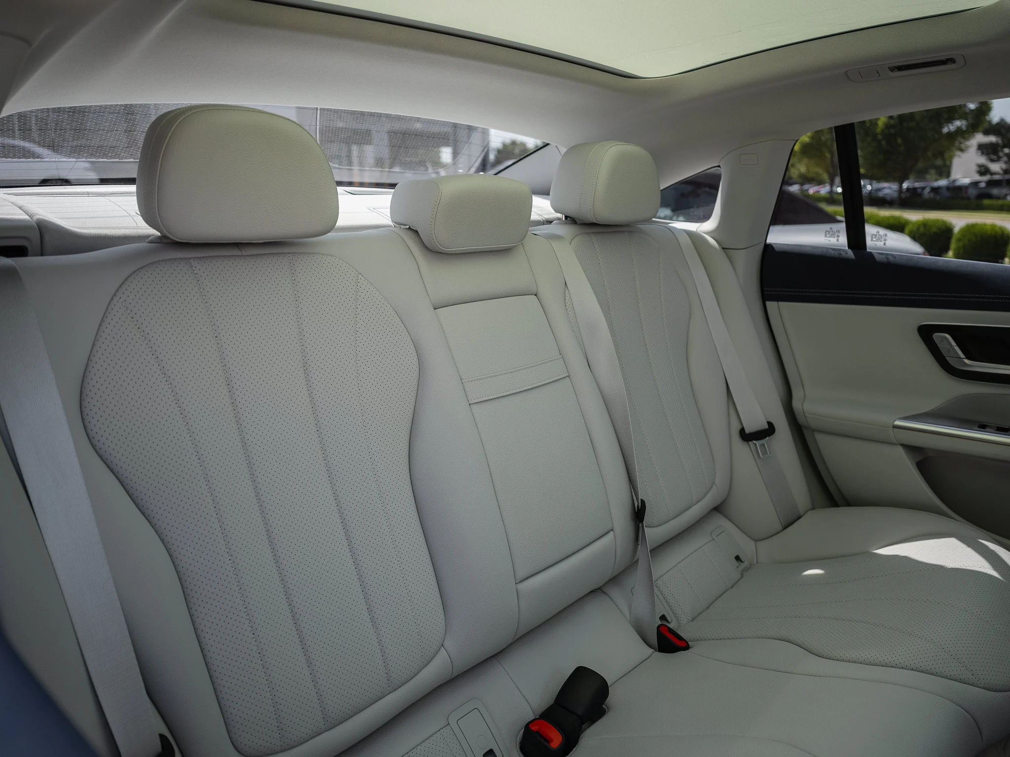 Certified Used 2023 MANUFAKTUR Moonlight White Metallic Mercedes-Benz 350 Sedan image 32