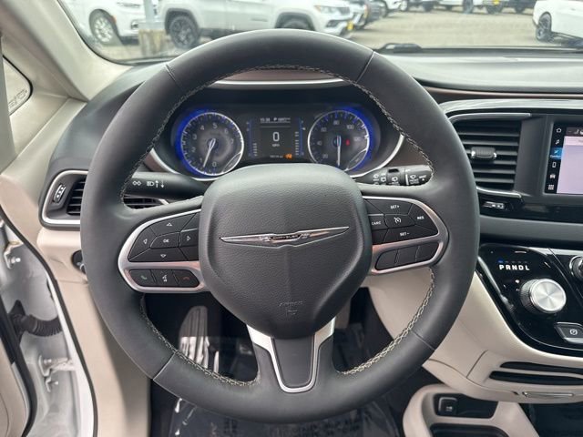 Used 2023 Bright White Clearcoat Chrysler LX image 20