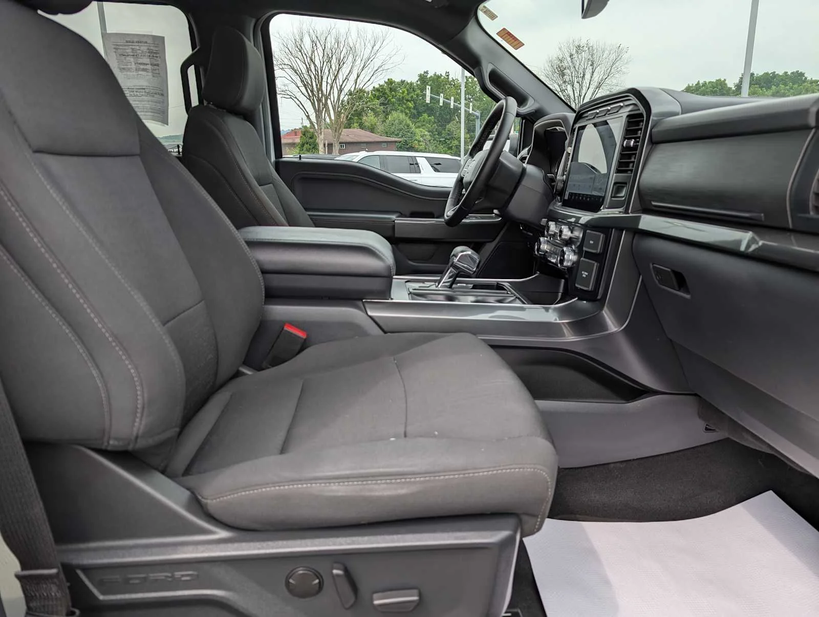 Used 2023 Oxford White Ford XLT image 45