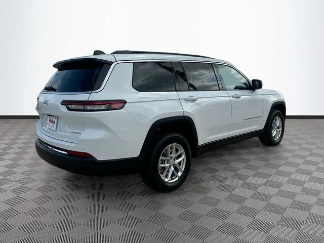 New 2026 Bright White Clear-Coat Exterior Paint Jeep Laredo image 7