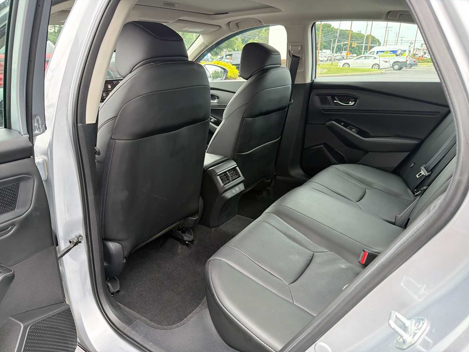 Used 2023 Lunar Silver Metallic Honda Touring image 12