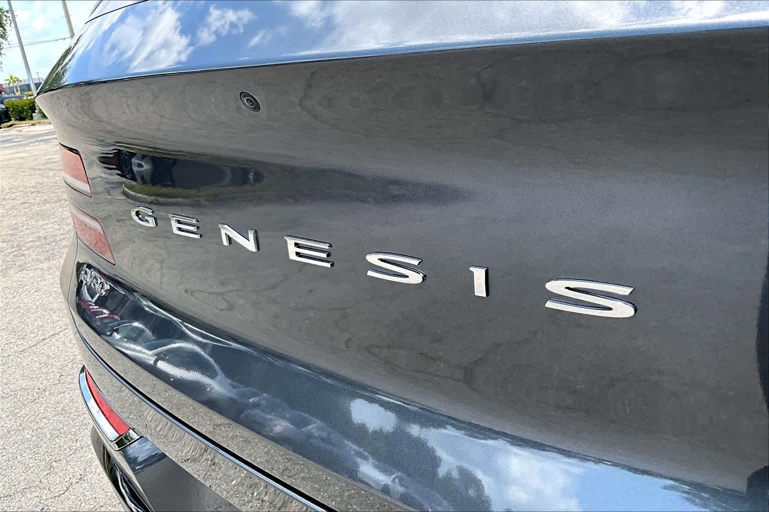 Used 2021 Himalayan Gray Genesis  image 31