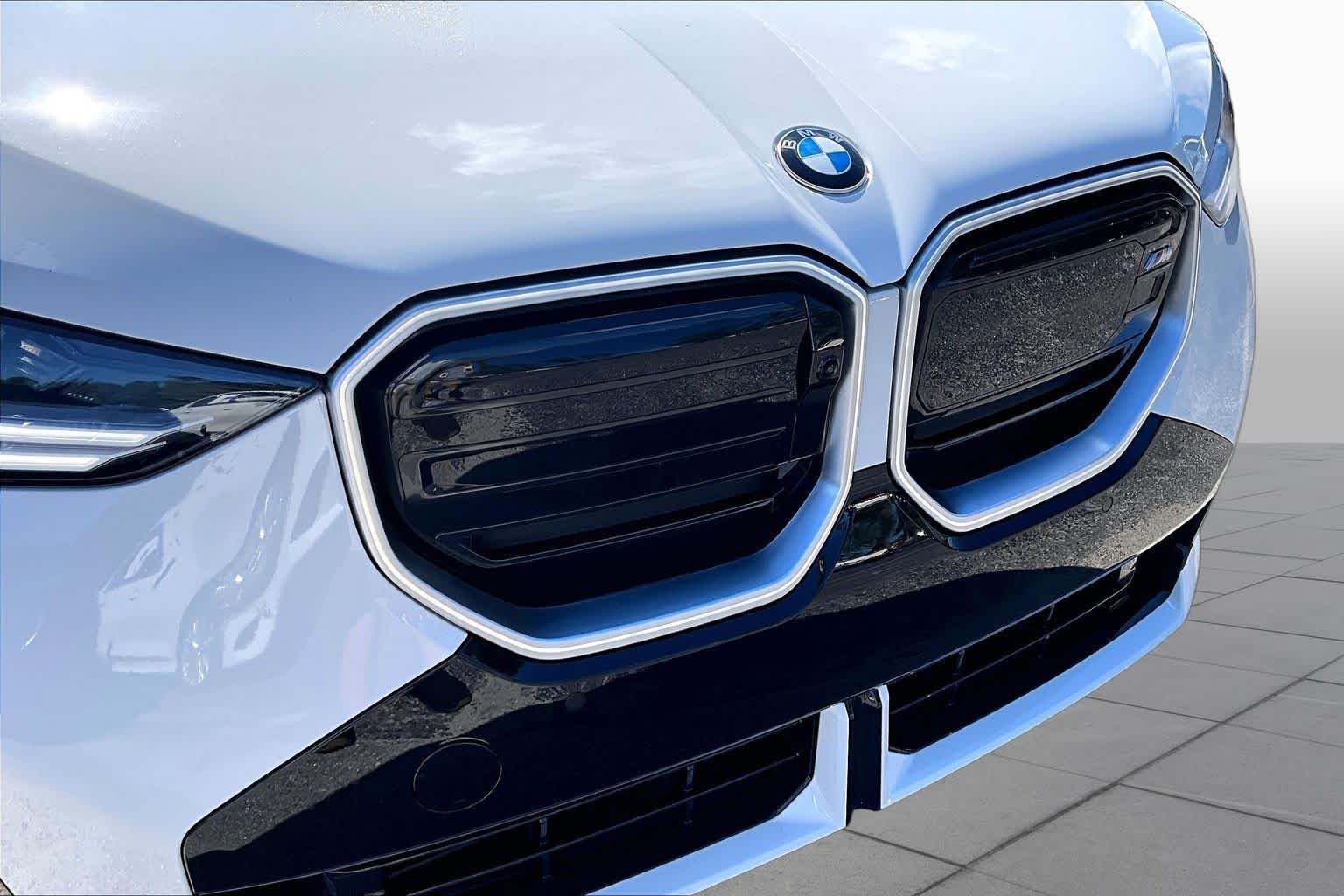 Used 2026 Alpine White BMW M50 xDrive image 30