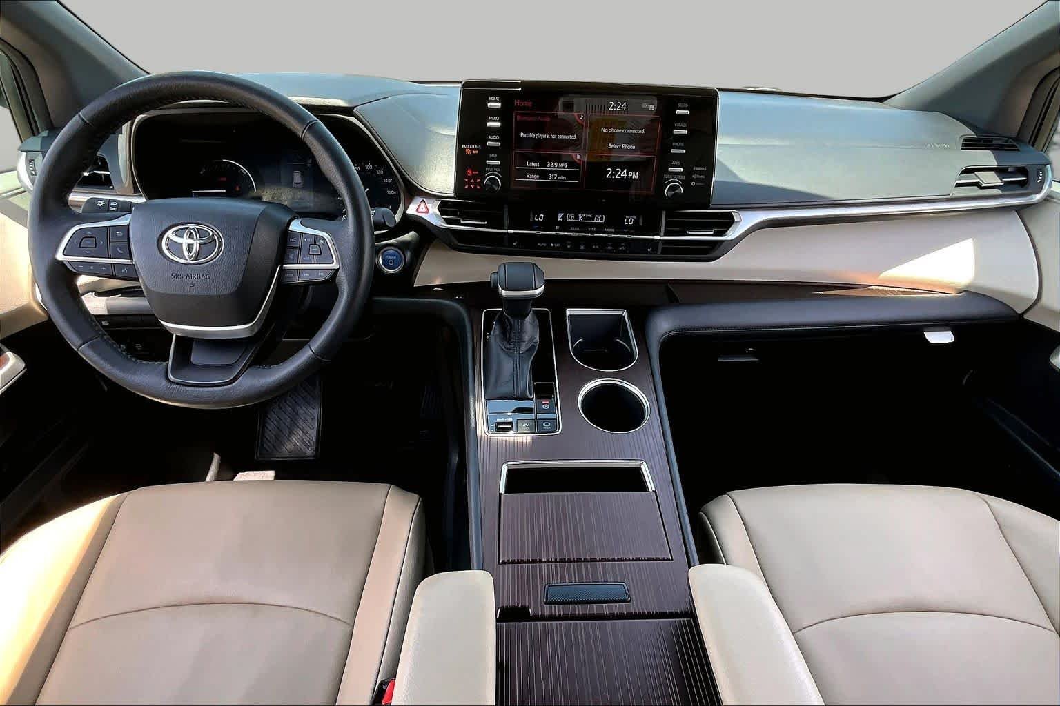 Used 2022 Wind Chill Pearl Toyota XLE image 16