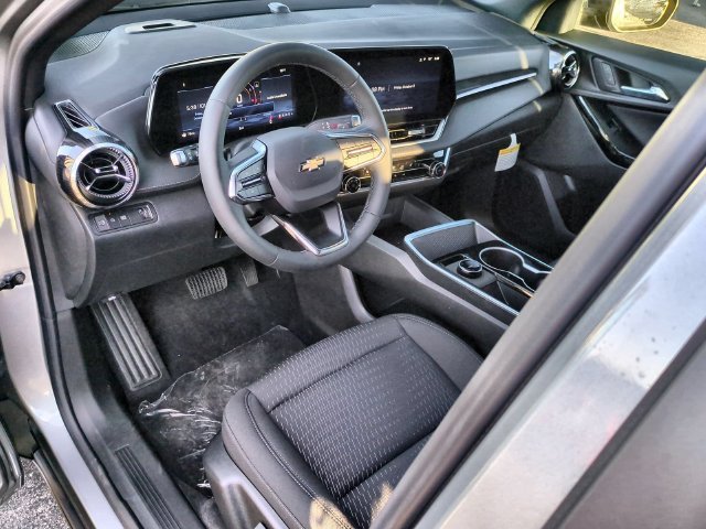 2027 Chevrolet Equinox LT - Photo 11