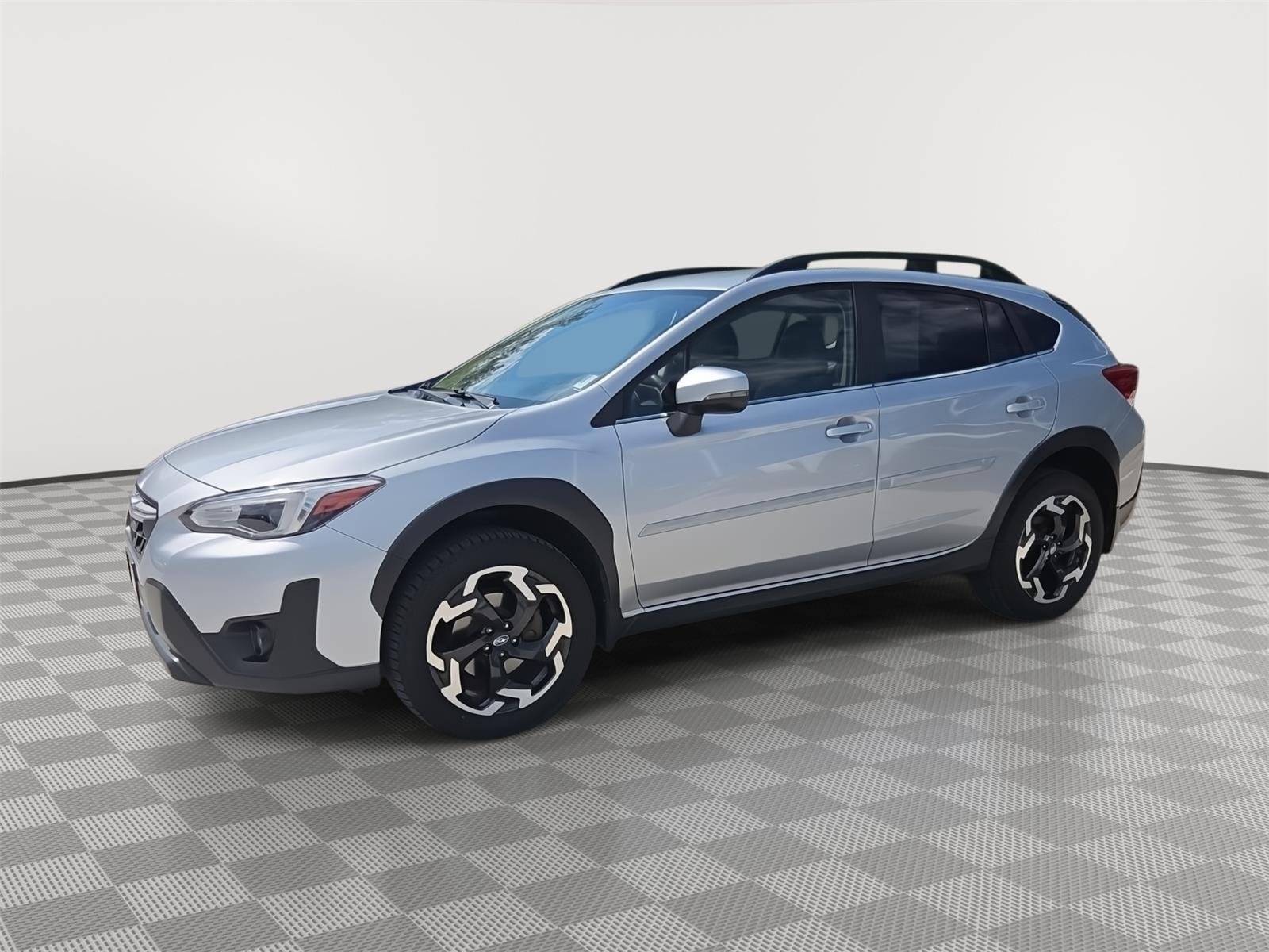 Used 2022 Ice Silver Metallic Subaru Limited image 1