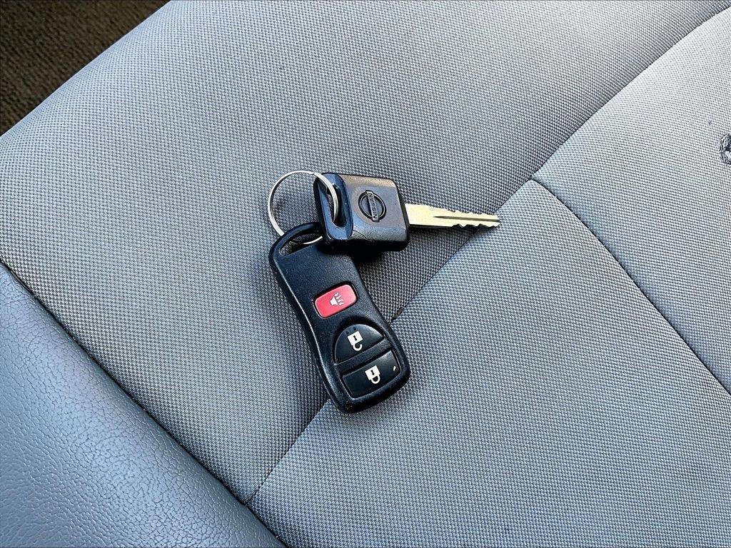 Used 2019 Silver Nissan SV image 28