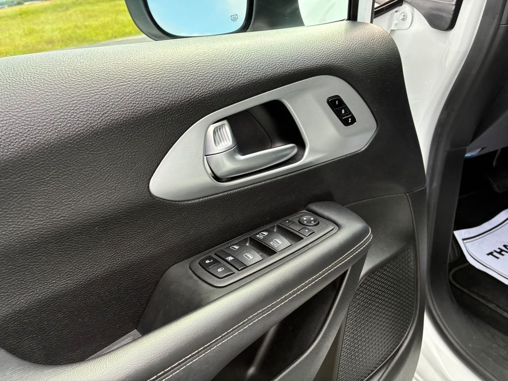 Used 2023 White Chrysler Touring L image 10